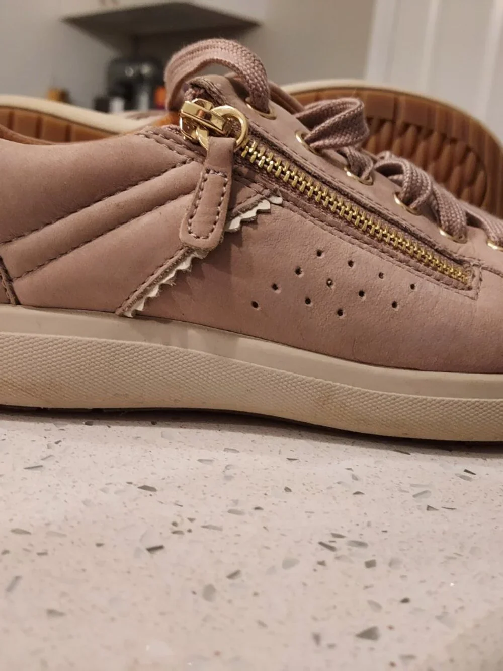 Sneaker
